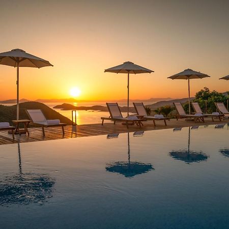 Ninemia Luxury Residence ペルディカ エクステリア 写真